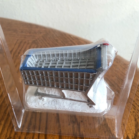 2023 Aldi Shopping Cart Holiday Village Accessory - Picture 2 of 3